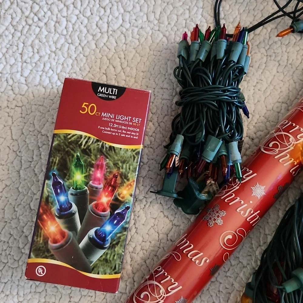 NWT Merry Christmas Lights and Wrapping Papper Bundle Holiday Winter LED Set